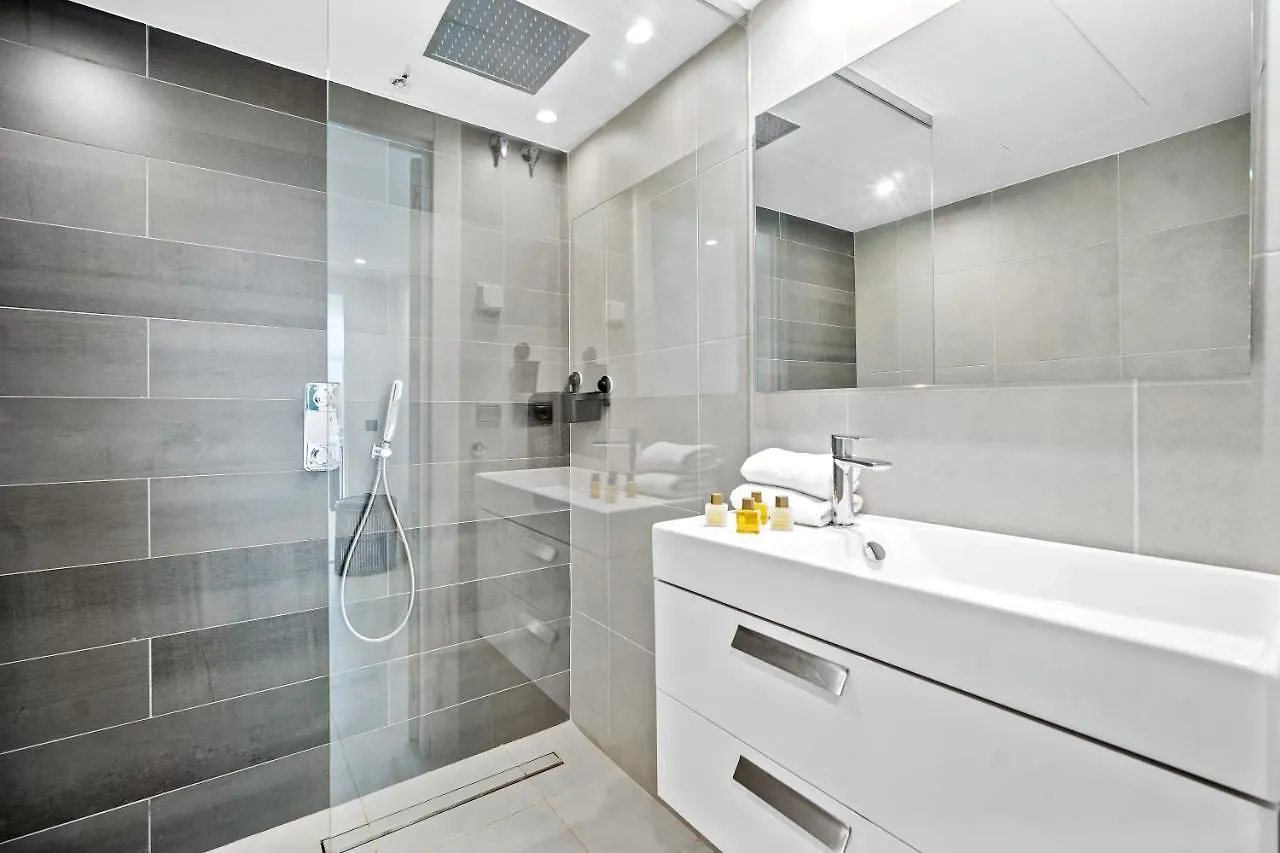 Vacation Marbella I Villa Iniesta, Golf Community, Brand-New Built, Infinity Pool Estepona