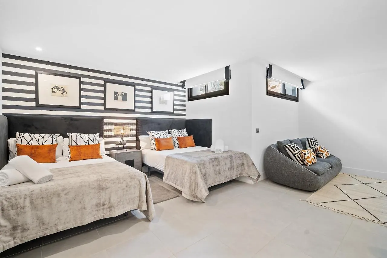 Vacation Marbella I Villa Iniesta, Golf Community, Brand-New Built, Infinity Pool Estepona Espagne