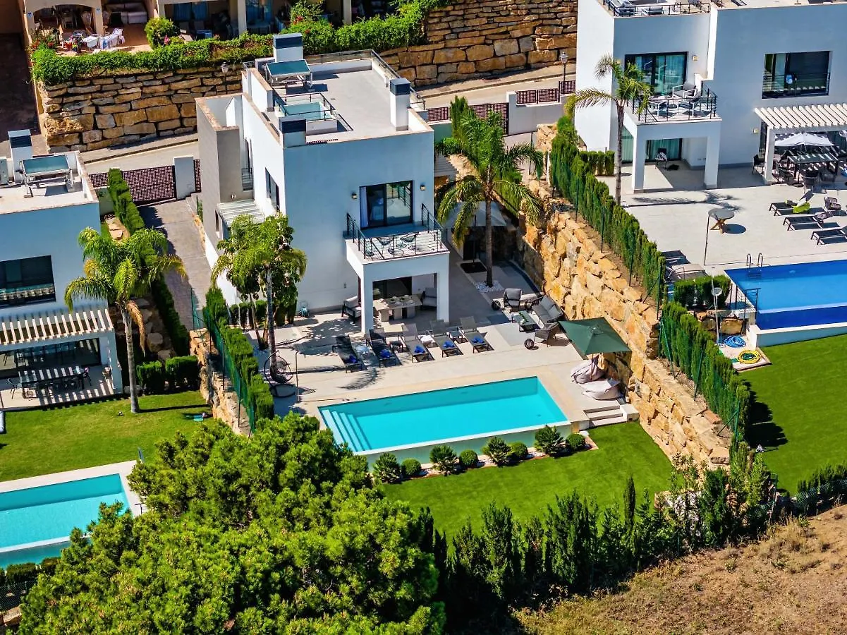 Vacation Marbella I Villa Iniesta, Golf Community, Brand-New Built, Infinity Pool Estepona Espagne